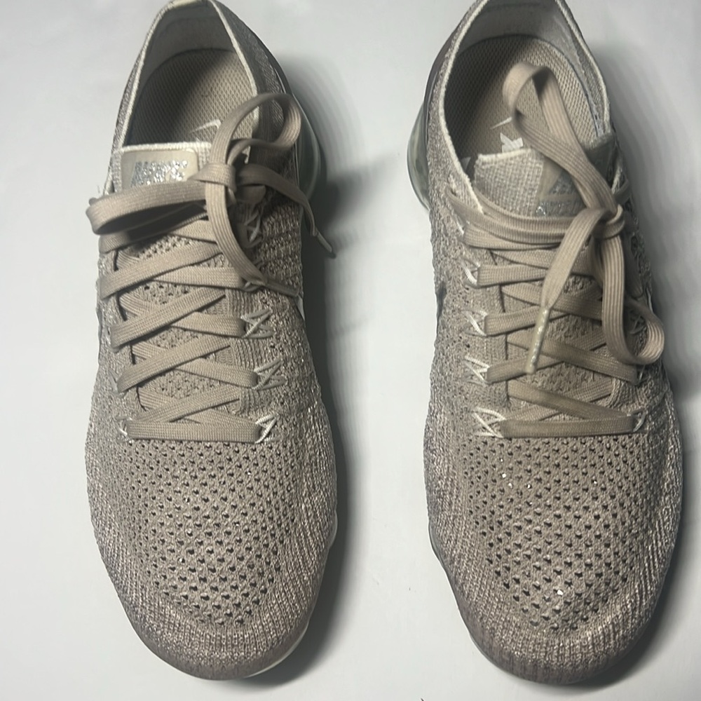 Nike Vapormax sneakers. Size 7.